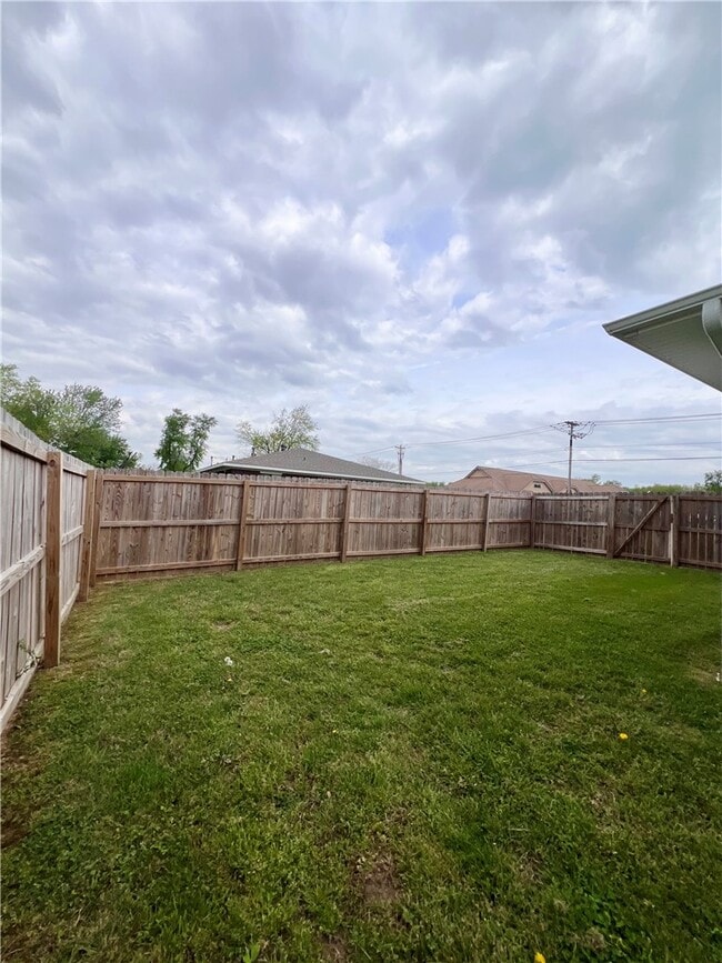 Building Photo - 2018 W Olive St