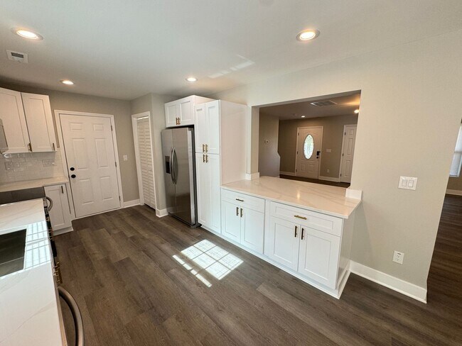 Building Photo - Fully Updated 4 Bedroom Home in Raleigh
