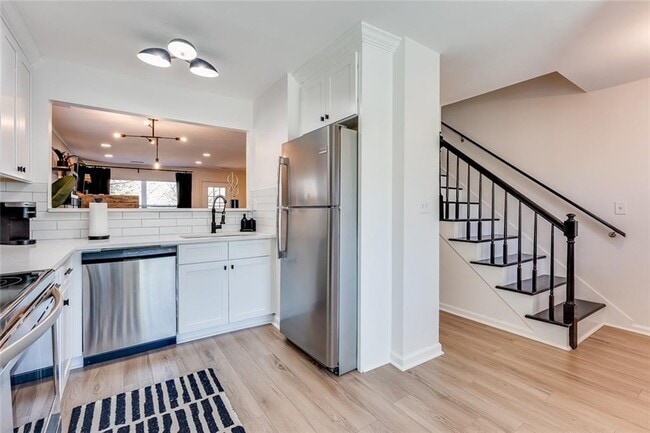 Building Photo - 5015 Laurel Springs Way SE