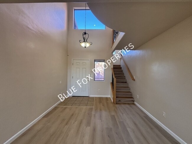 Building Photo - 322 N Hasman Dr