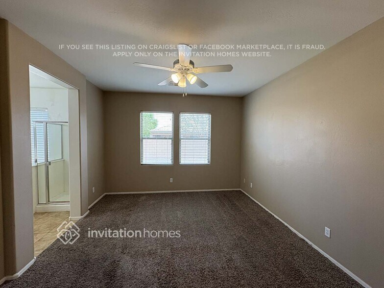 Building Photo - 3121 S 74th Dr