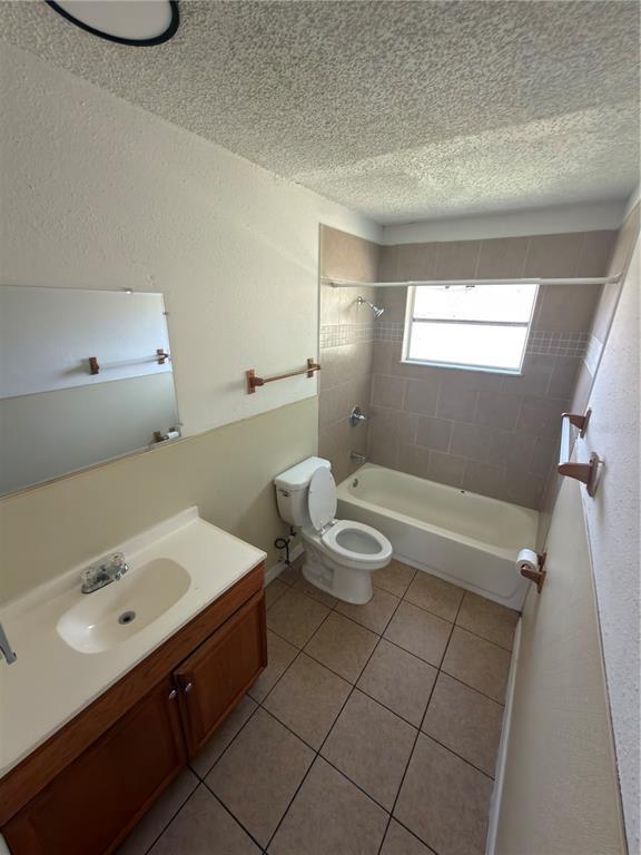 Building Photo - 2463 Chestnut Woods Dr