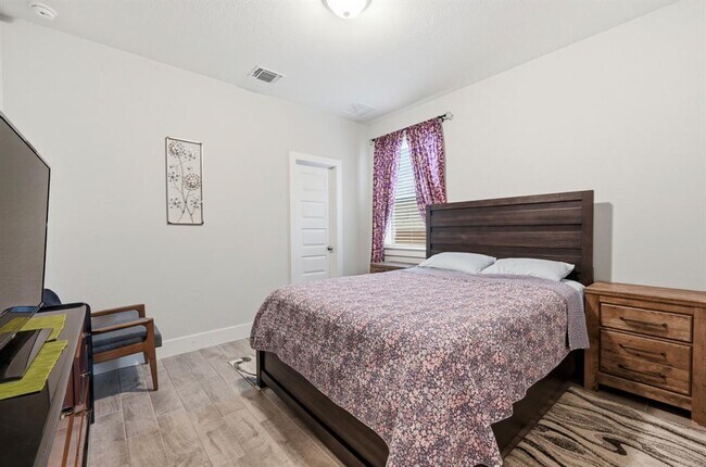Building Photo - 169 Soft Elm Dr