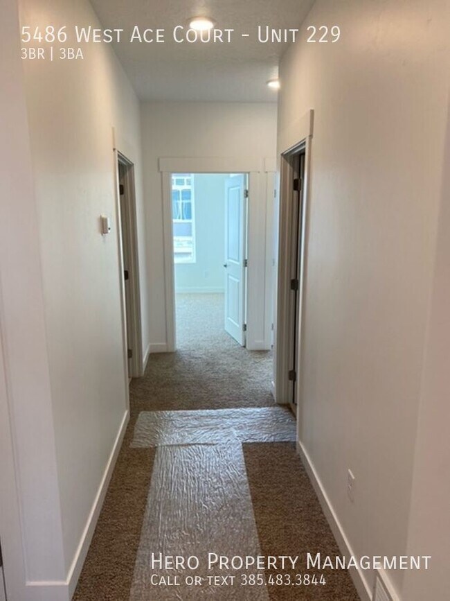Building Photo - 5486 Ace Ct