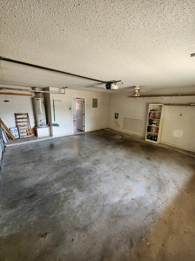 Building Photo - 1312 Elke Cir