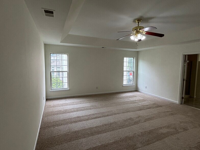 Building Photo - 15938 Wayland Dr