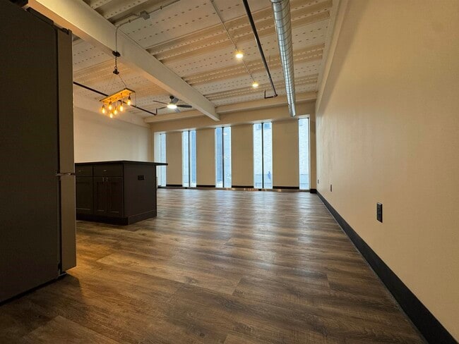 Building Photo - 200 W College Ave