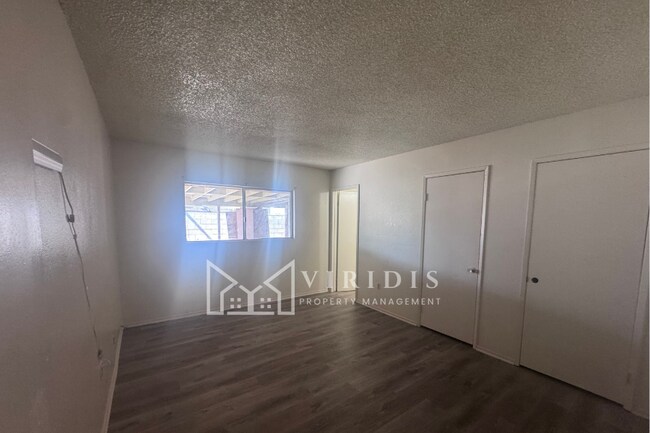 Building Photo - 2203 Rounds St