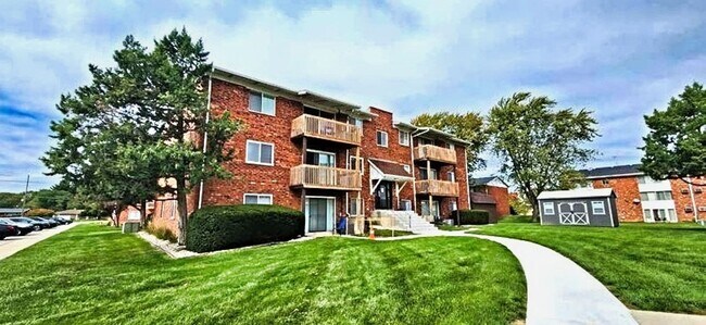 Building Photo - Modern 2-Bedroom Apartments in Crown Point, IN – Pet Friendly!