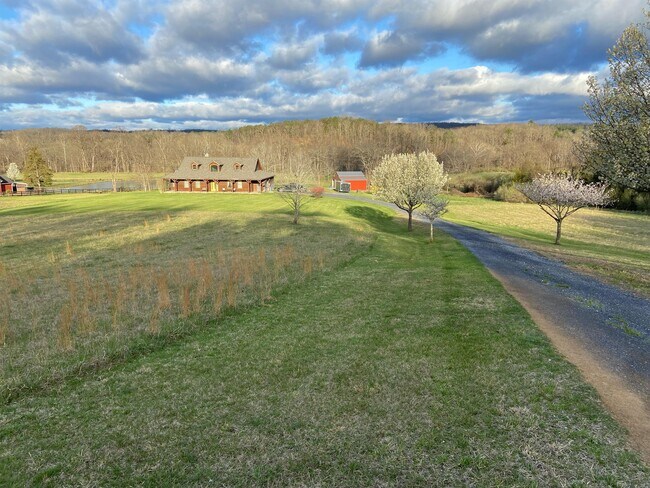 Primary Photo - 2716 Hunting Ridge Rd