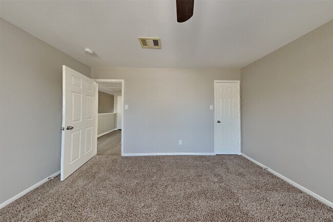 Building Photo - 4319 Mount Vinson Way