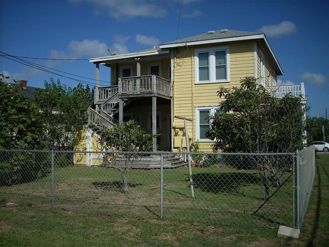 Building Photo - 4101 Avenue S 1/2