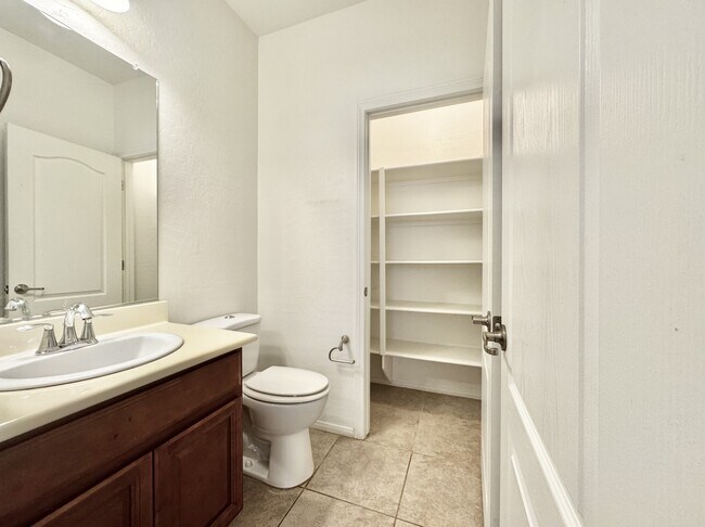 Building Photo - 10037 White Mulberry Dr