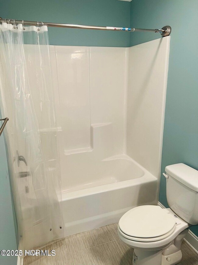 Building Photo - 3135 Emery Dr