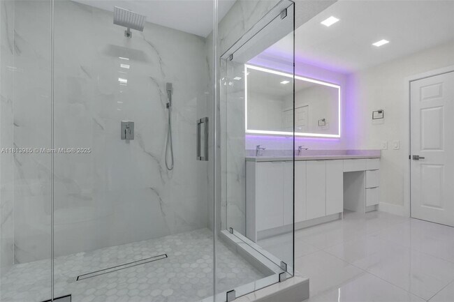 Building Photo - 803 NW 133rd Ct