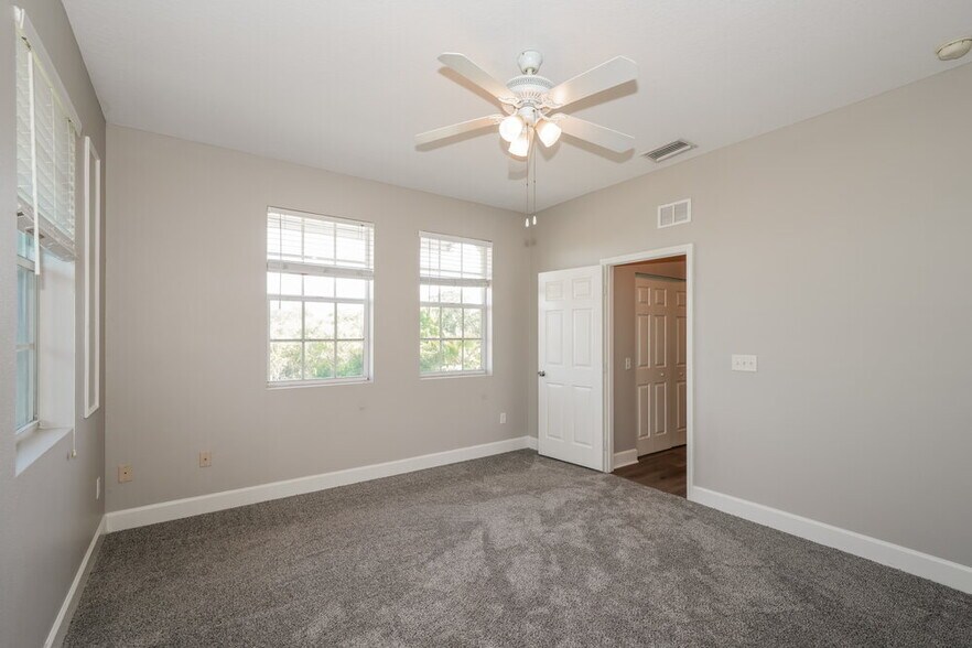 Building Photo - 6516 Quiet Pool Ct