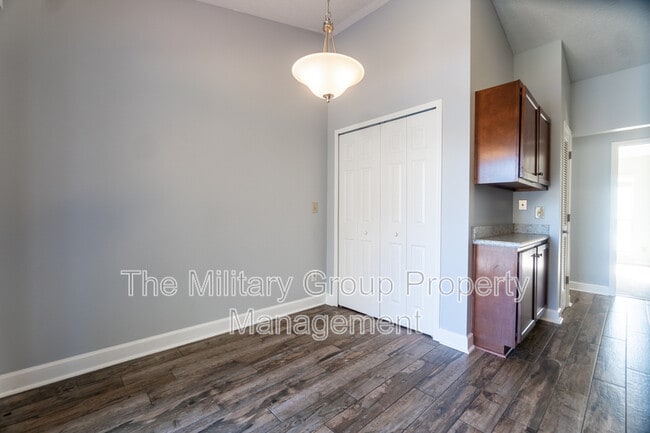 Building Photo - 341 Dijon Dr S