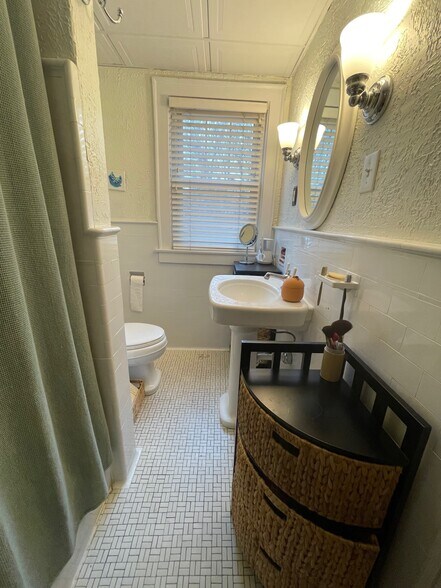 Bathroom - 2229 Coventry Rd