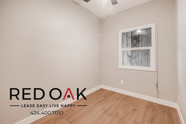 Building Photo - 4606 S Vermont Ave