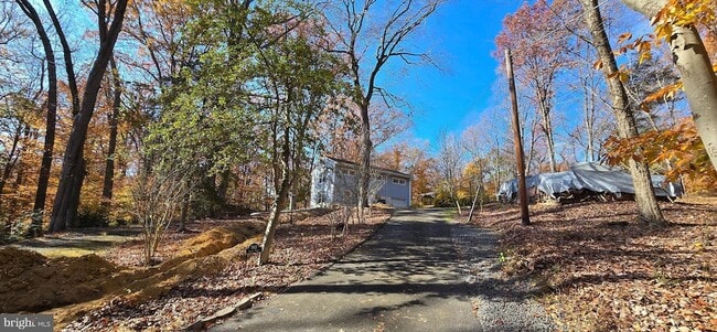 Building Photo - 7613 Locust Ln