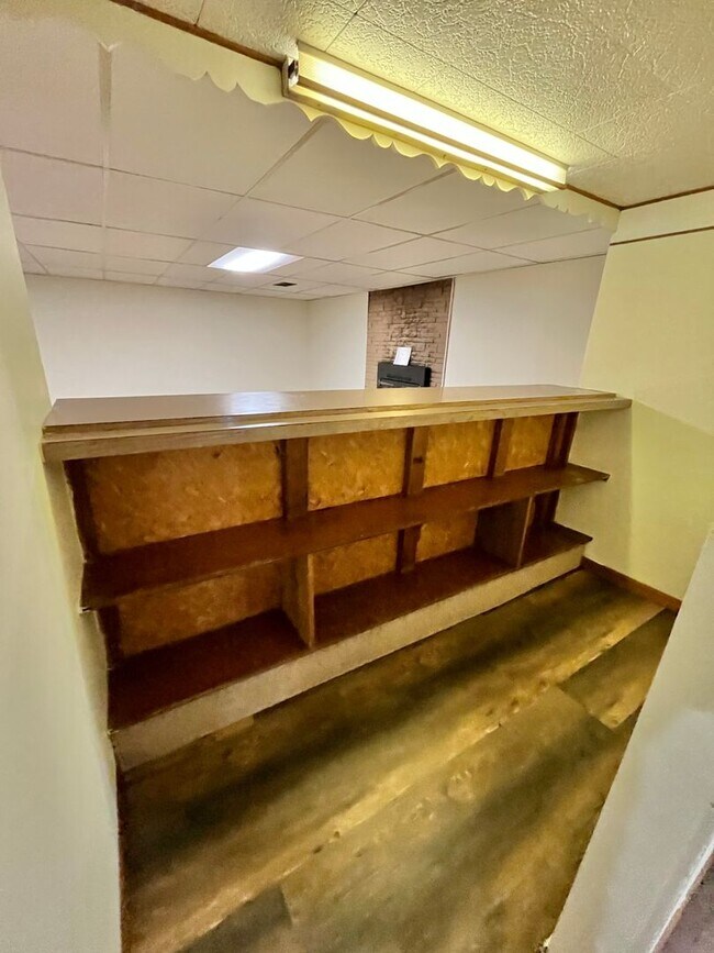 Building Photo - Large 3 Bed/2 Bath East Side Rental Home!