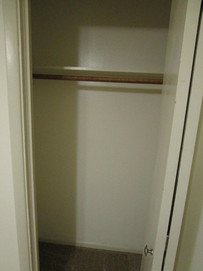 Building Photo - 6180 Circle Dr