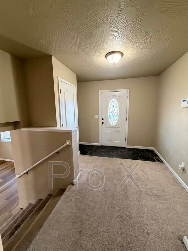 Building Photo - 2226 S Moffet Ave