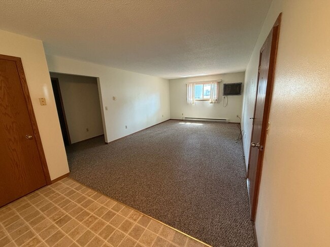 Building Photo - Sunrise Estates - 213