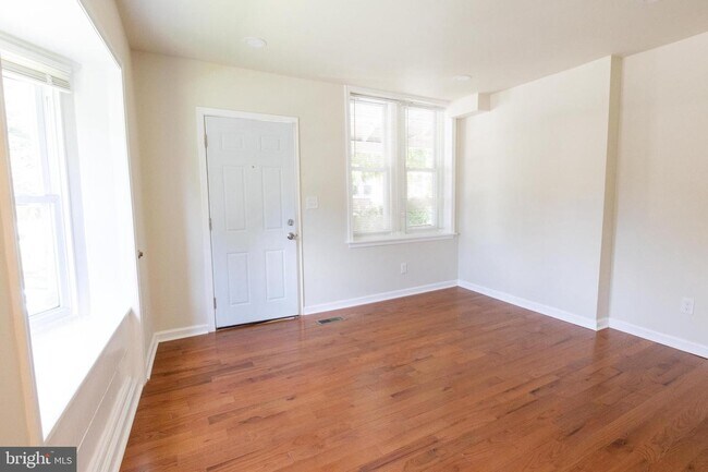 Building Photo - 102 Brookfield Terrace