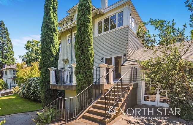 Building Photo - Live in a National Historic Home