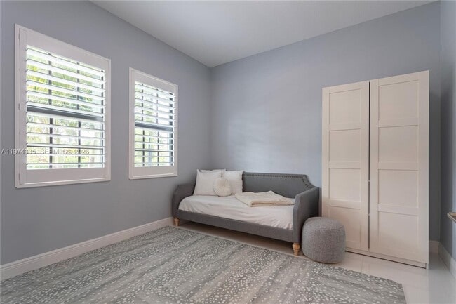 Building Photo - 8555 E Baypoint Cir