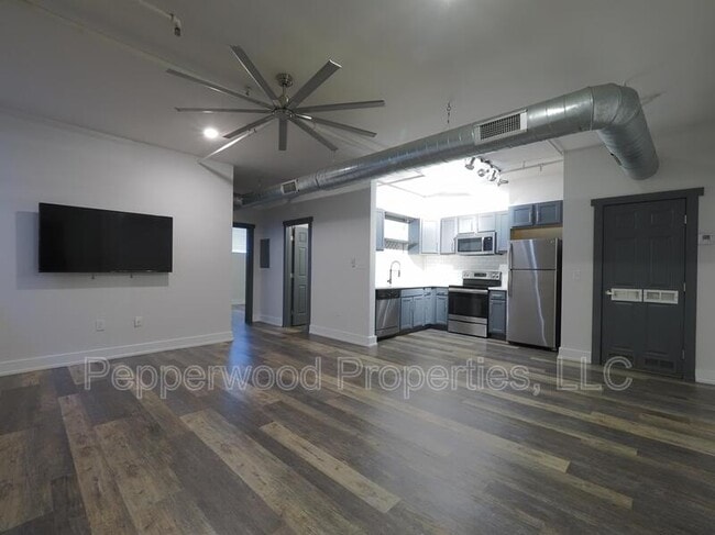 Building Photo - 600 Magnolia St