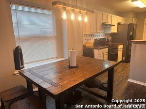 Building Photo - 6914 Sandy Point Dr