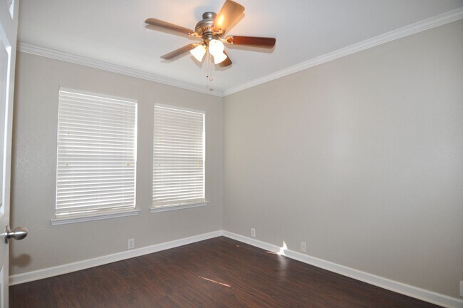Building Photo - 2214 Glacier Park Ln