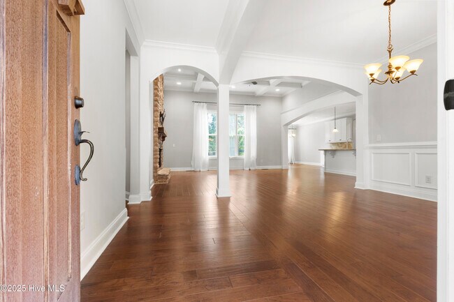 Building Photo - 585 Herons Brook Dr