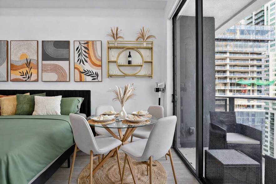 Building Photo - 404 NE 2nd Ave