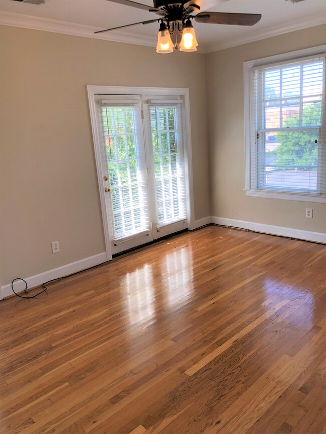 Building Photo - 2210 State St