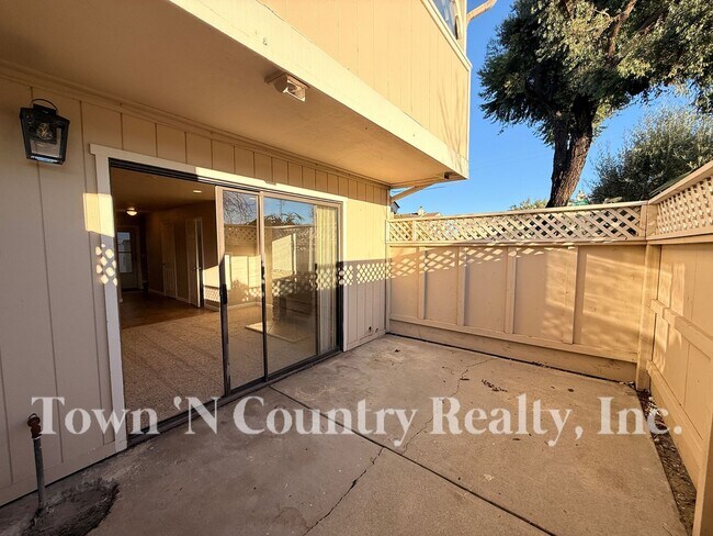 Building Photo - 100 W Rossi St