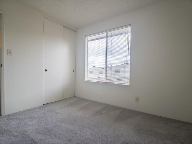 Building Photo - 55 Wembley Dr
