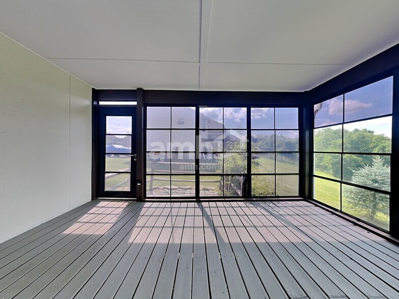 Building Photo - 10425 Sharpsburg Dr