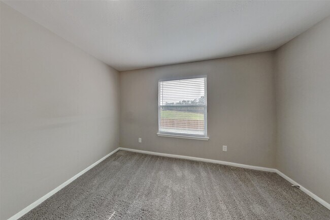 Building Photo - 2506 Buckminster Dr