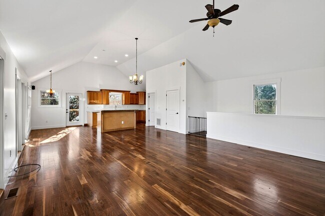 Building Photo - Asheville Rental-Beverly Hills Area