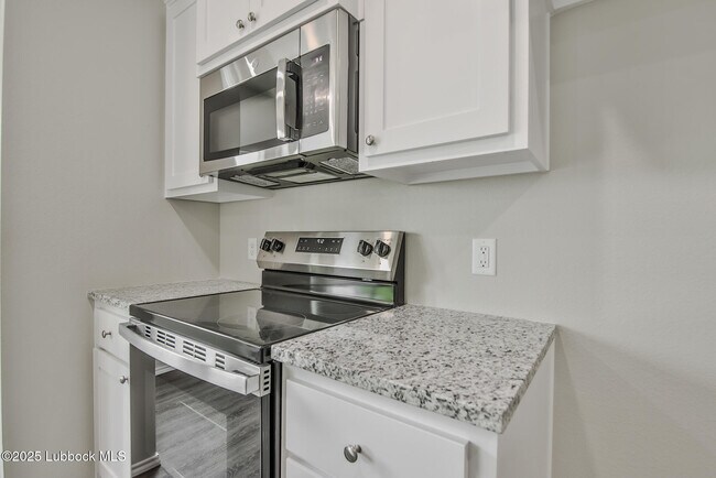 Building Photo - 3115 74th St