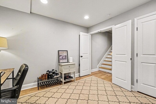 Building Photo - 443 S Robinson St