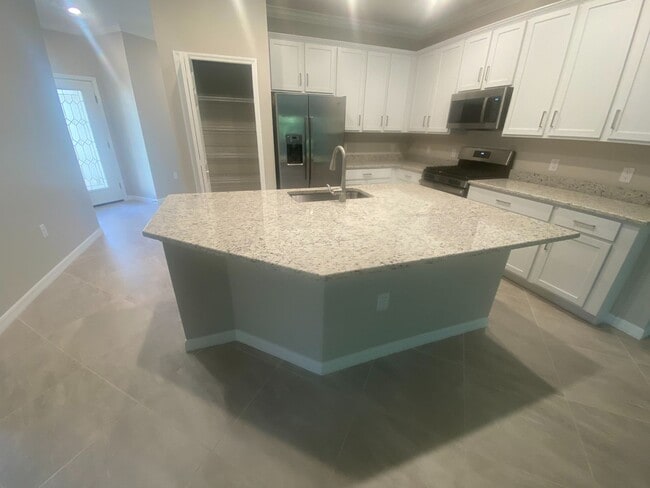 Building Photo - 15220 Cortona Wy