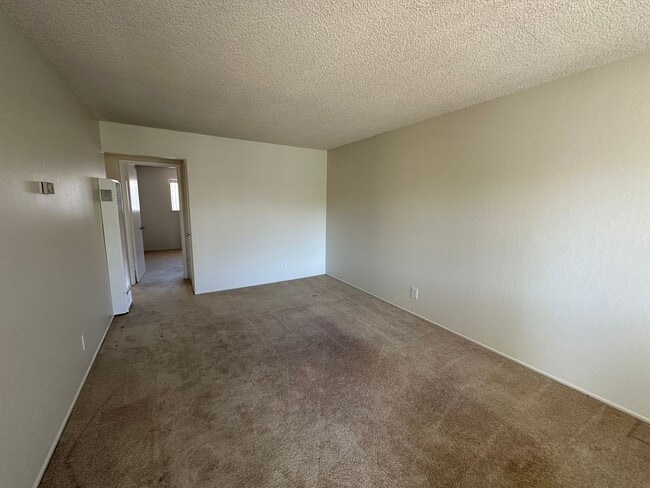 Building Photo - 1089 Oakmont Dr