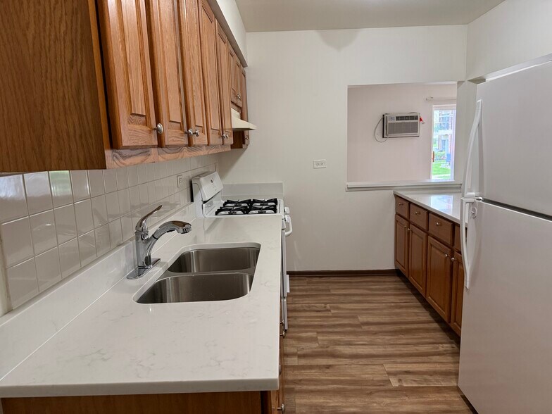 Building Photo - 480 Pleasant Run Dr