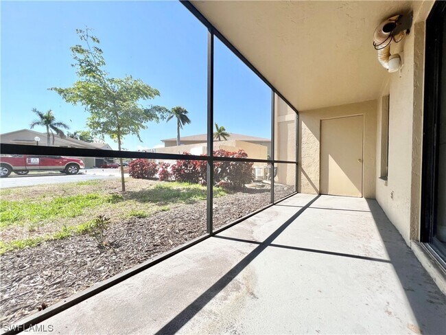 Building Photo - 5311 Summerlin Rd