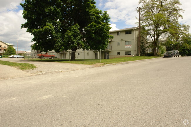 Building Photo - RidgeWood