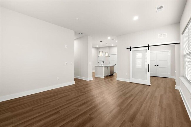 Building Photo - 2648 Sandy Plains Rd